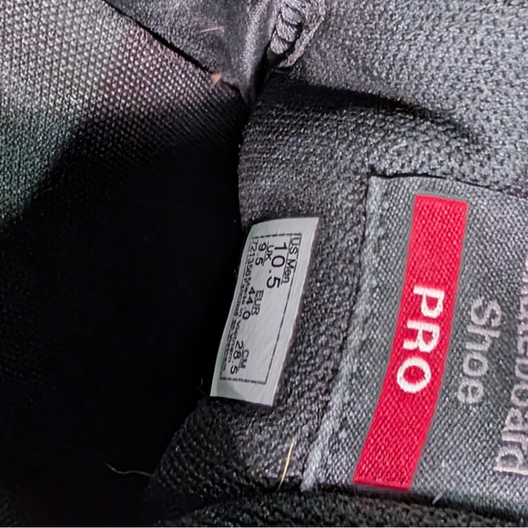 Vans Men's AVE Pro Black Sneakers - Picture 4 of 4